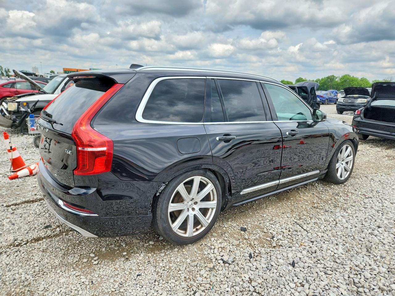 Volvo XC90 T6