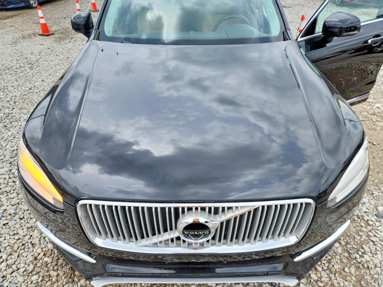 Volvo XC90 T6