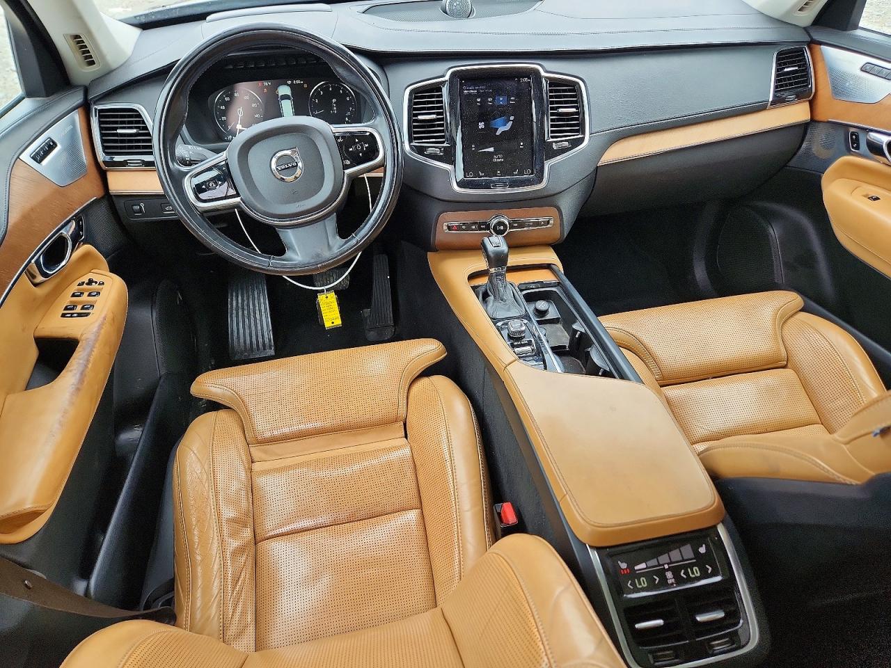 Volvo XC90 T6