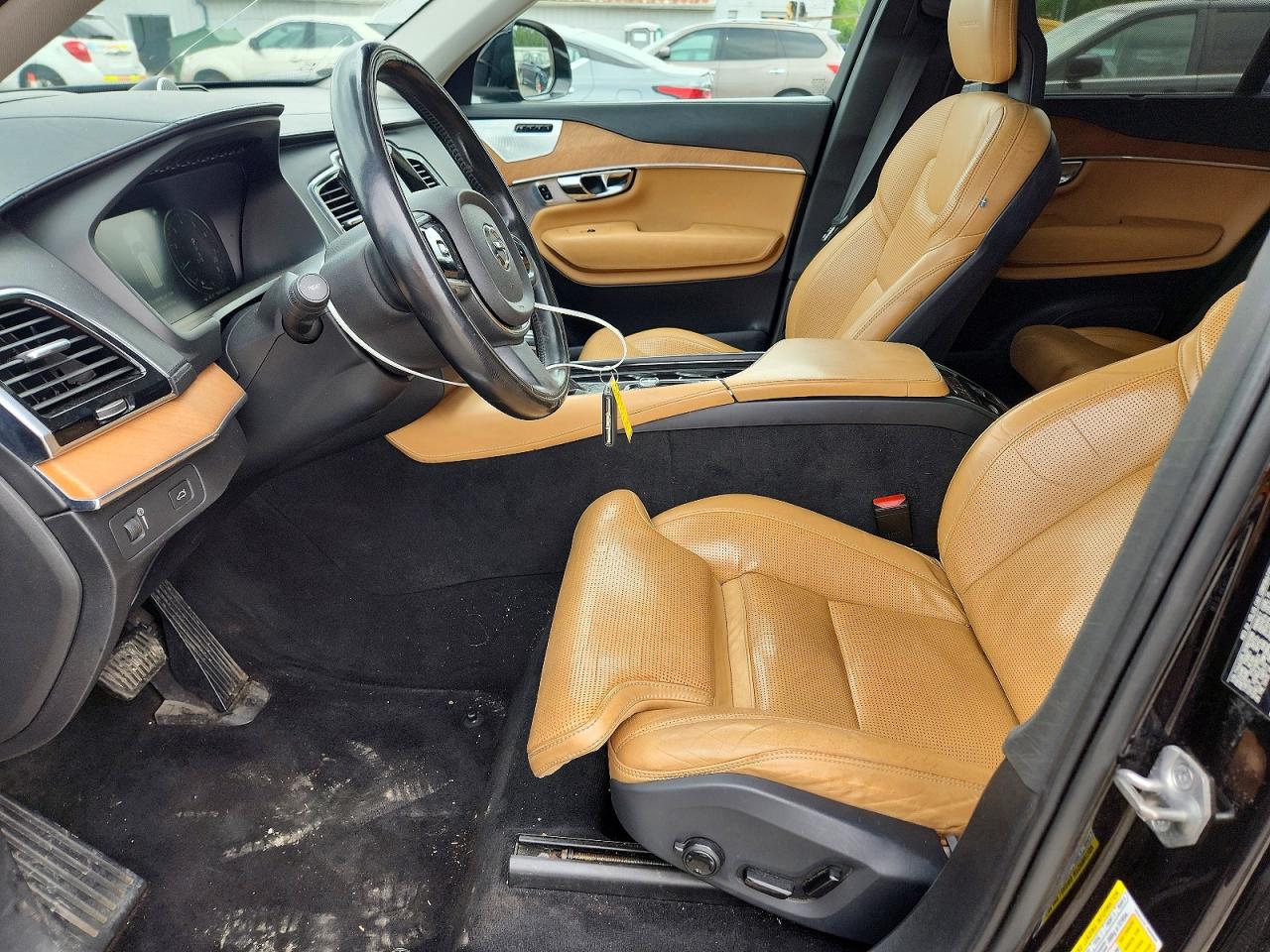 Volvo XC90 T6
