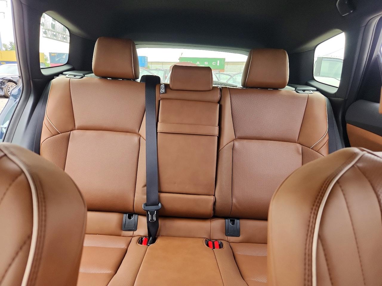 Toyota Crown Signia Xle