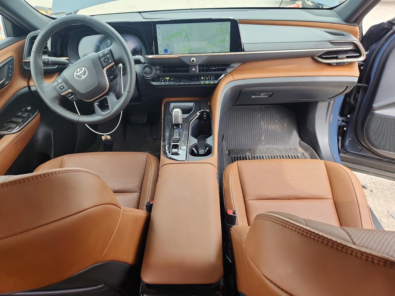 Toyota Crown Signia Xle