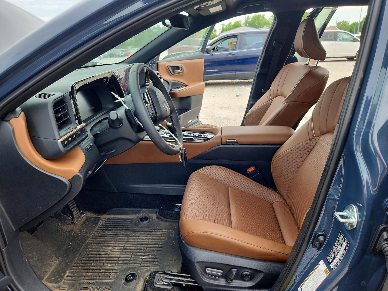 Toyota Crown Signia Xle
