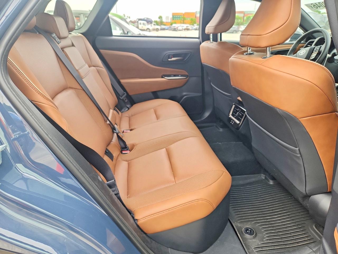 Toyota Crown Signia Xle