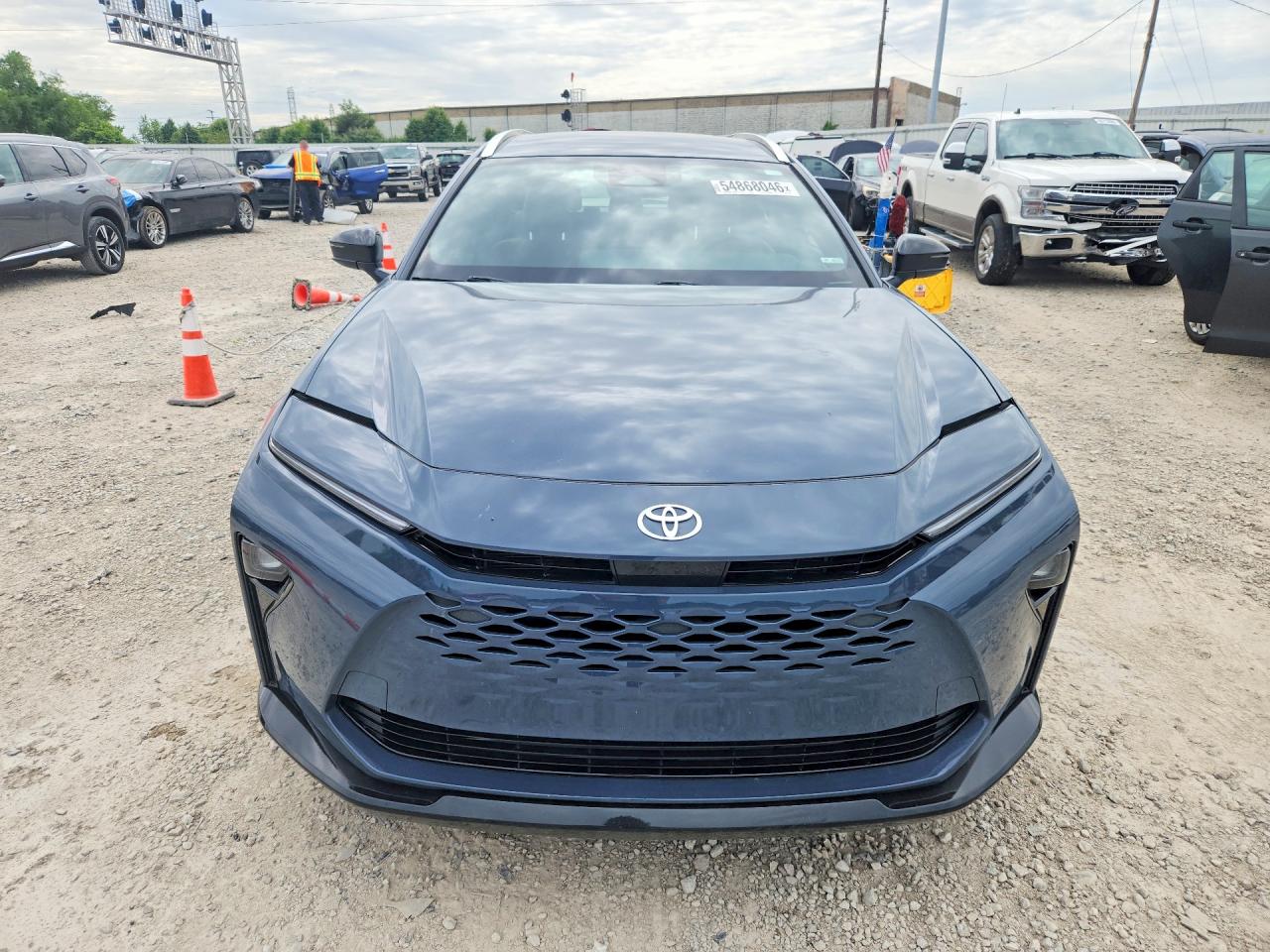 Toyota Crown Signia Xle