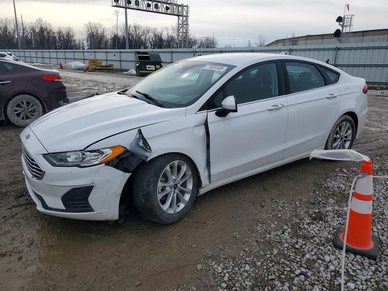 Salvage Ford Fusion Image