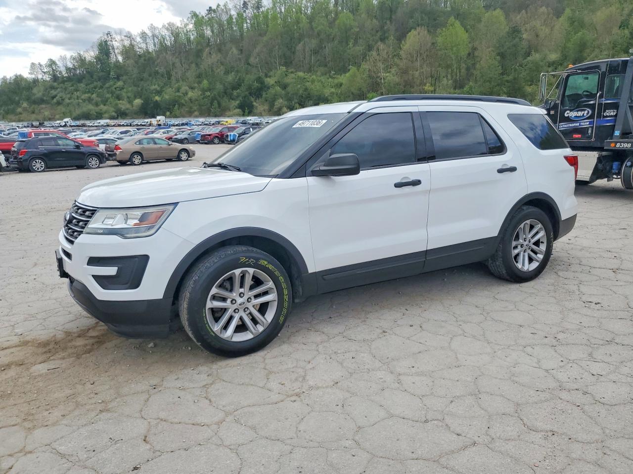 Salvage Ford Explorer Image