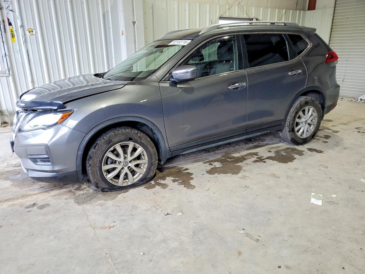 Salvage Nissan Rogue Image