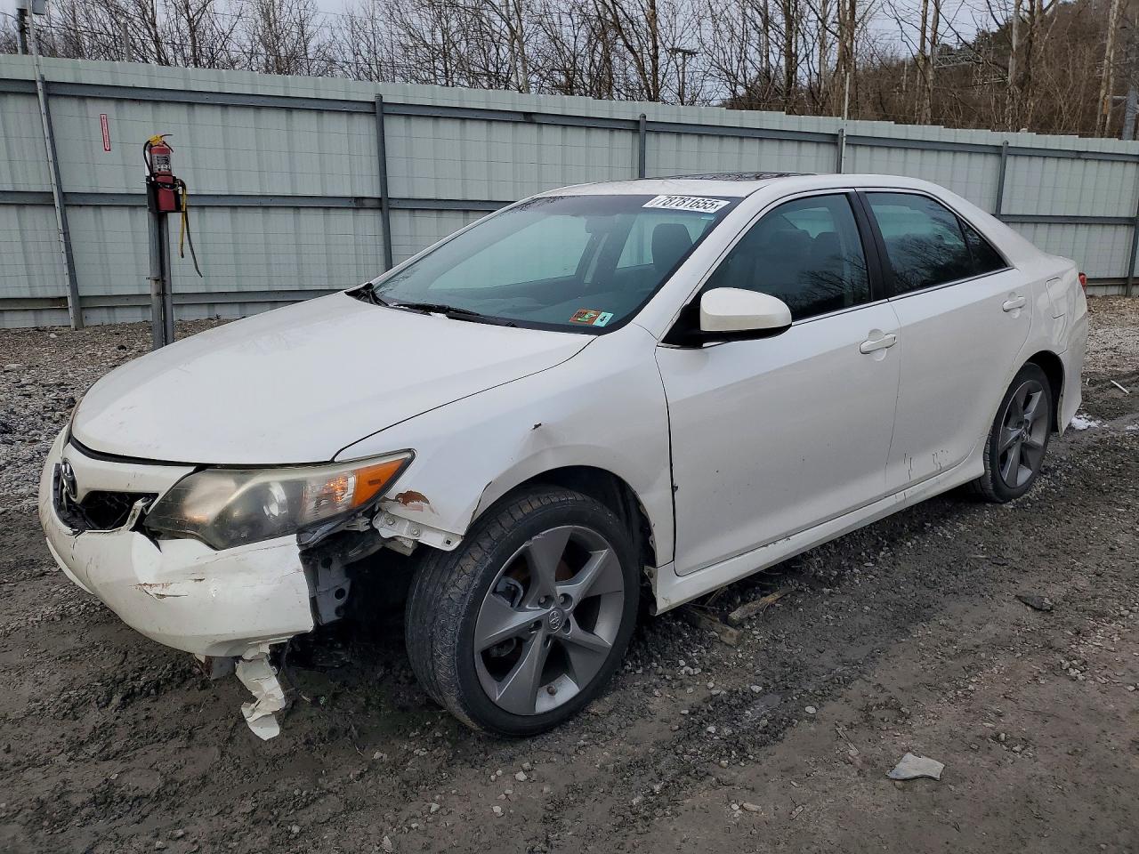 Salvage Toyota Camry Image