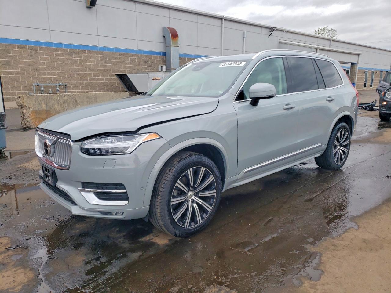 Salvage Volvo XC90 Image