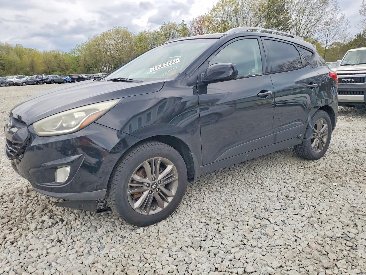 Salvage Hyundai TUCSON Image