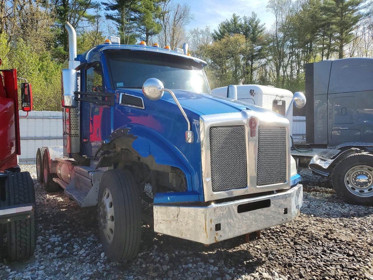 Salvage Kenworth Construction Image
