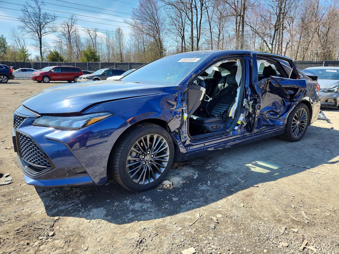 Salvage Toyota Avalon Image