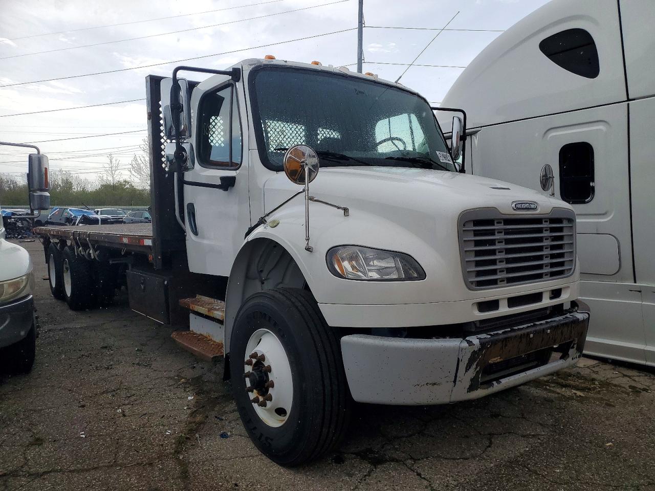 Salvage Freightliner M2 Image