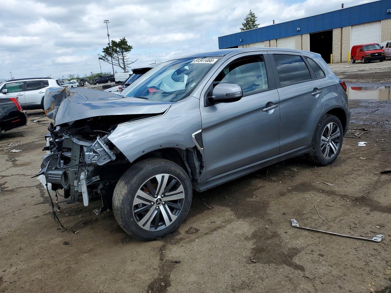 Salvage Mitsubishi Outlander Image