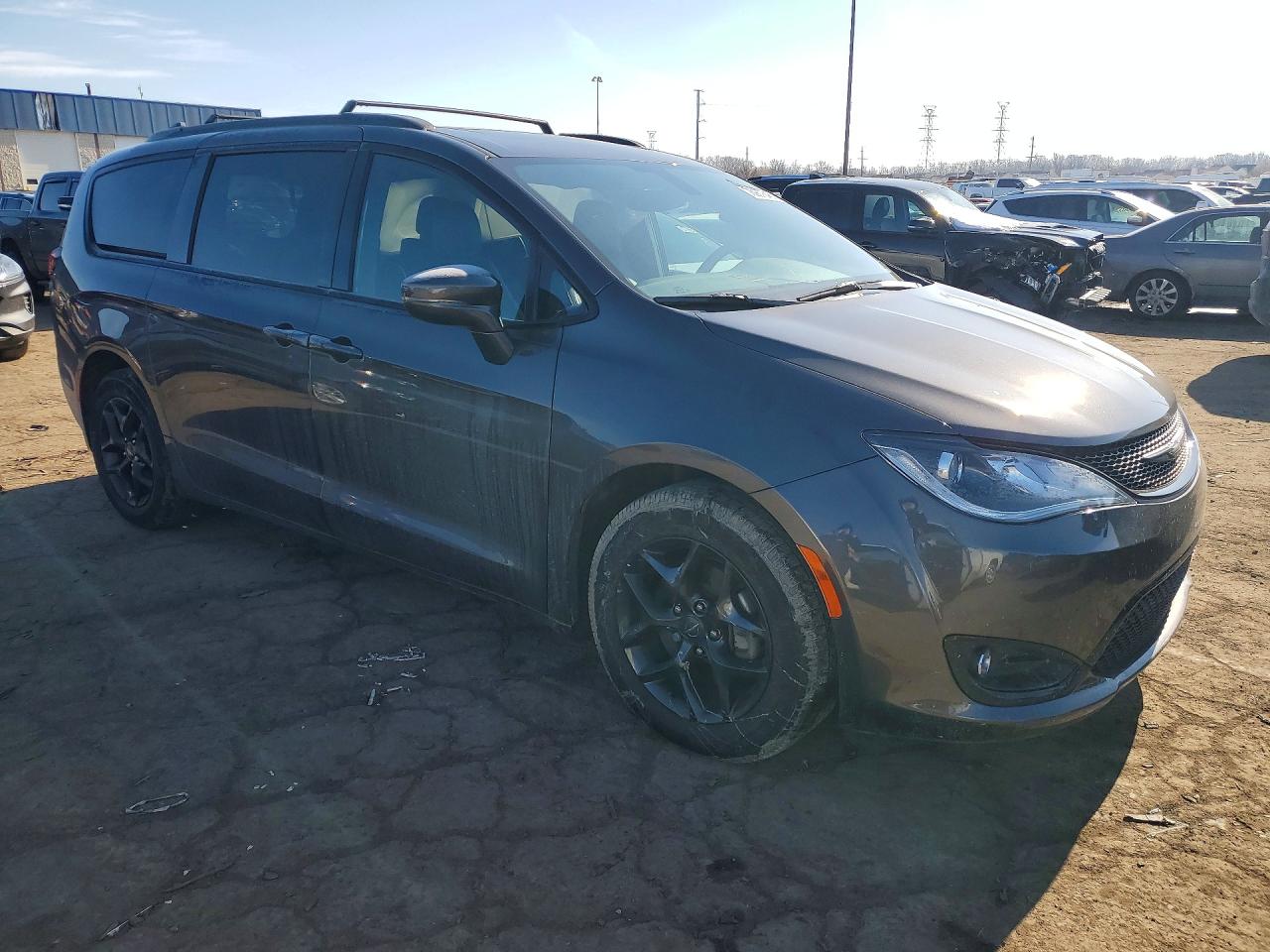 Chrysler Pacifica Limited