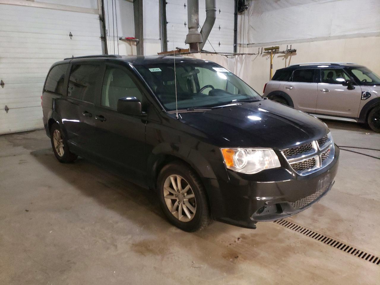 Dodge Caravan Sxt