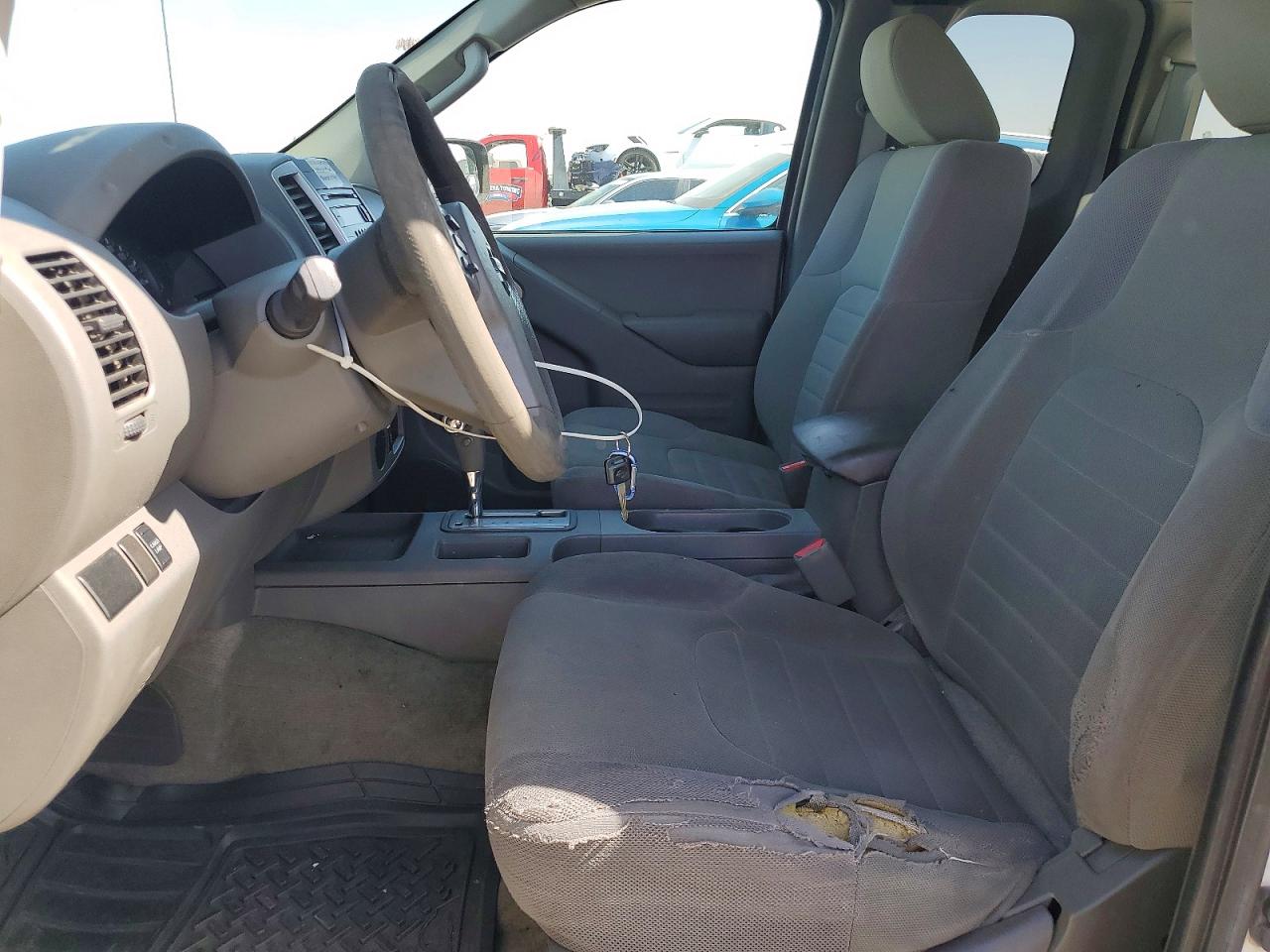 Nissan Frontier S