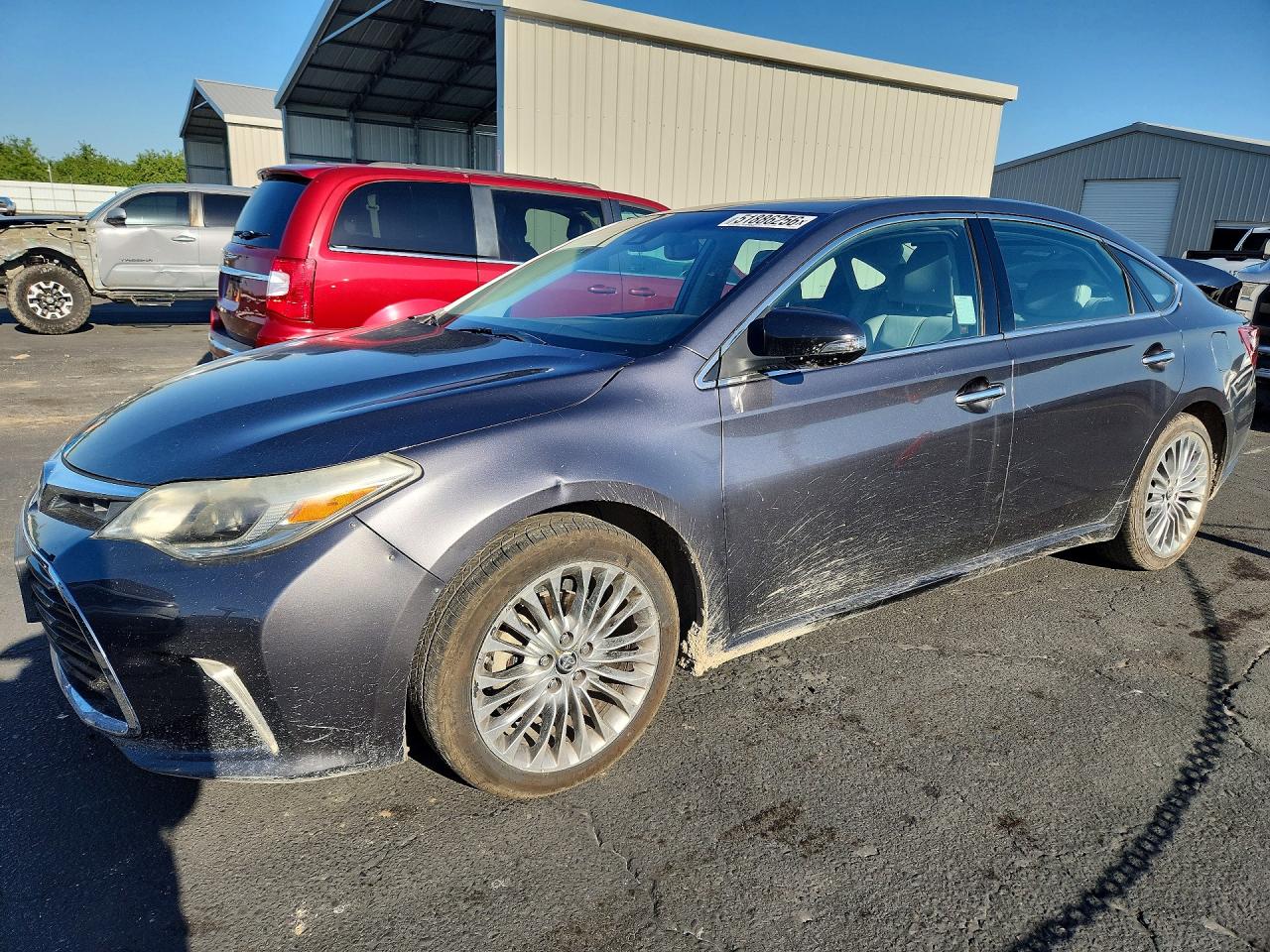 Salvage Toyota Avalon Image