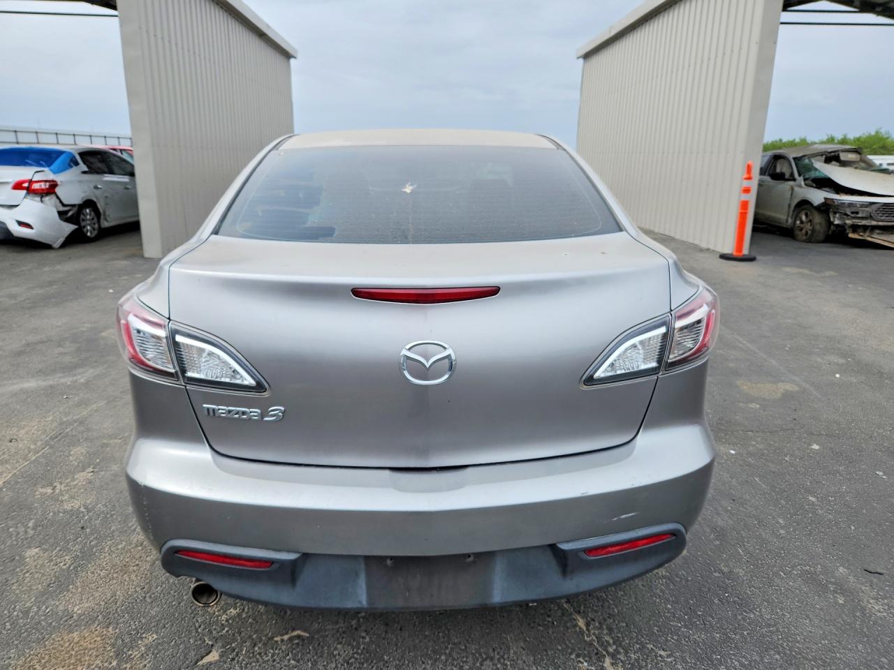 Mazda 3 I