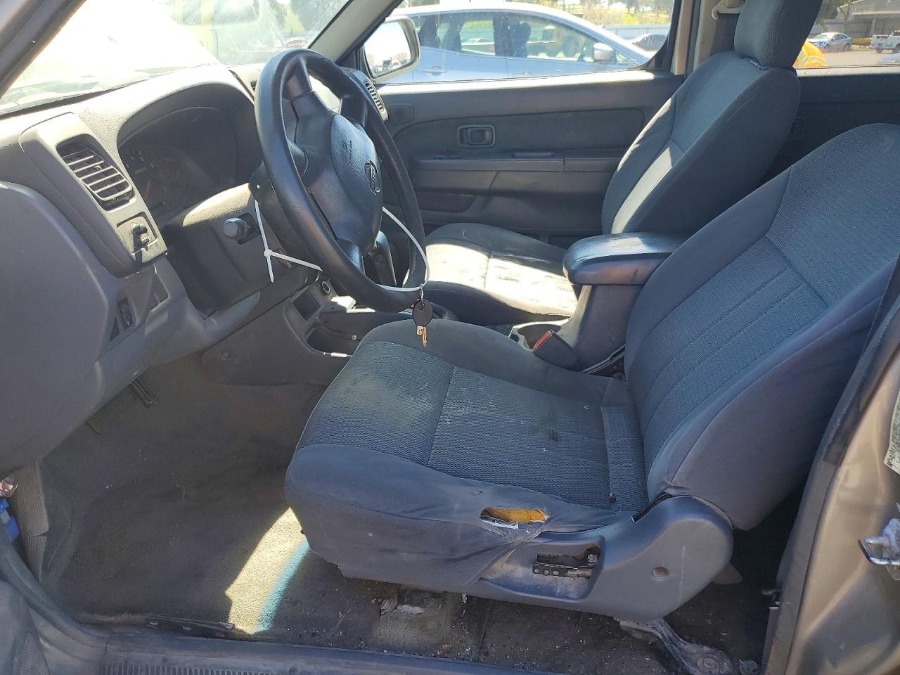 Nissan Frontier Xe