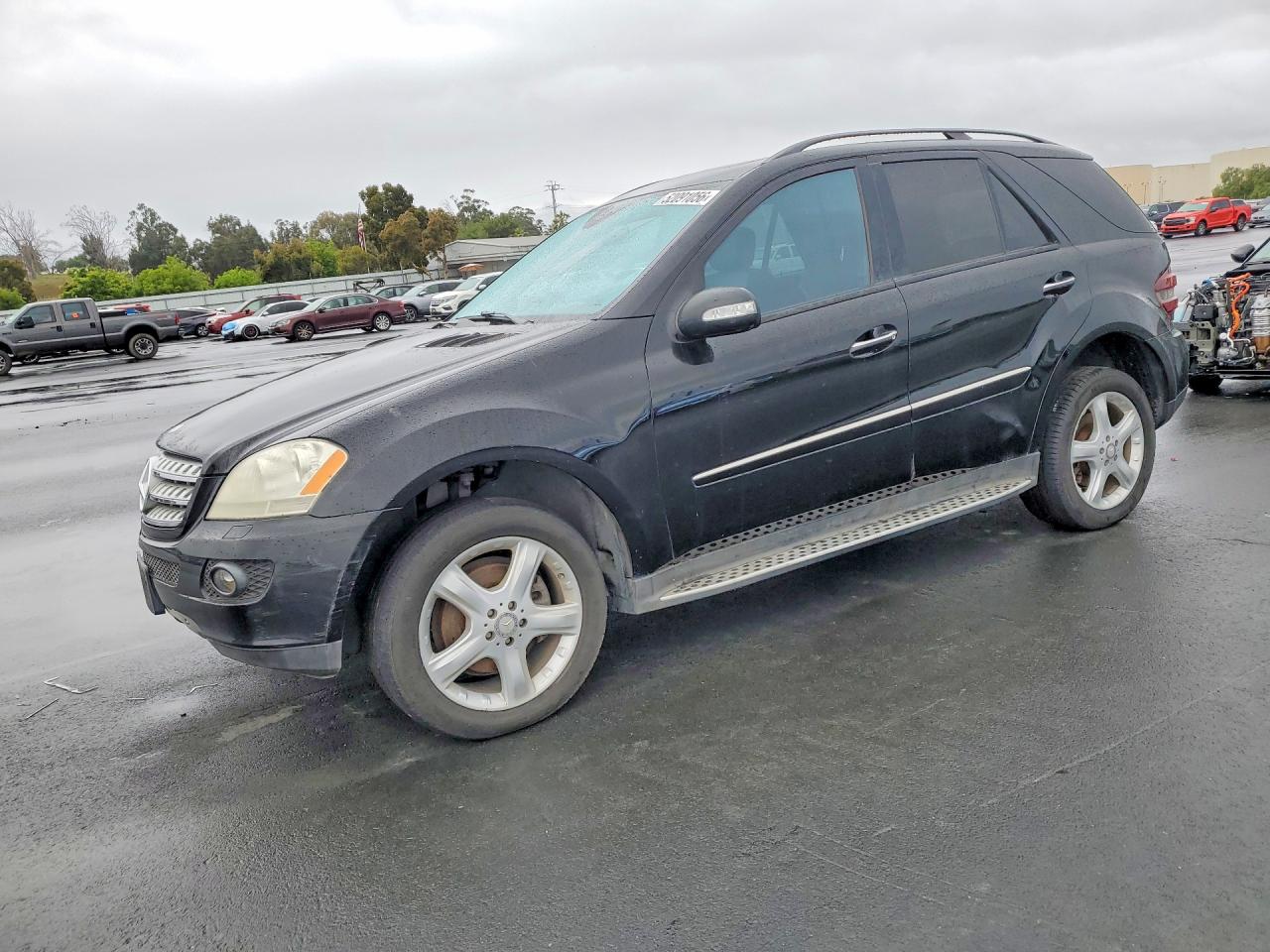 Salvage Mercedes-Benz M-Class Image