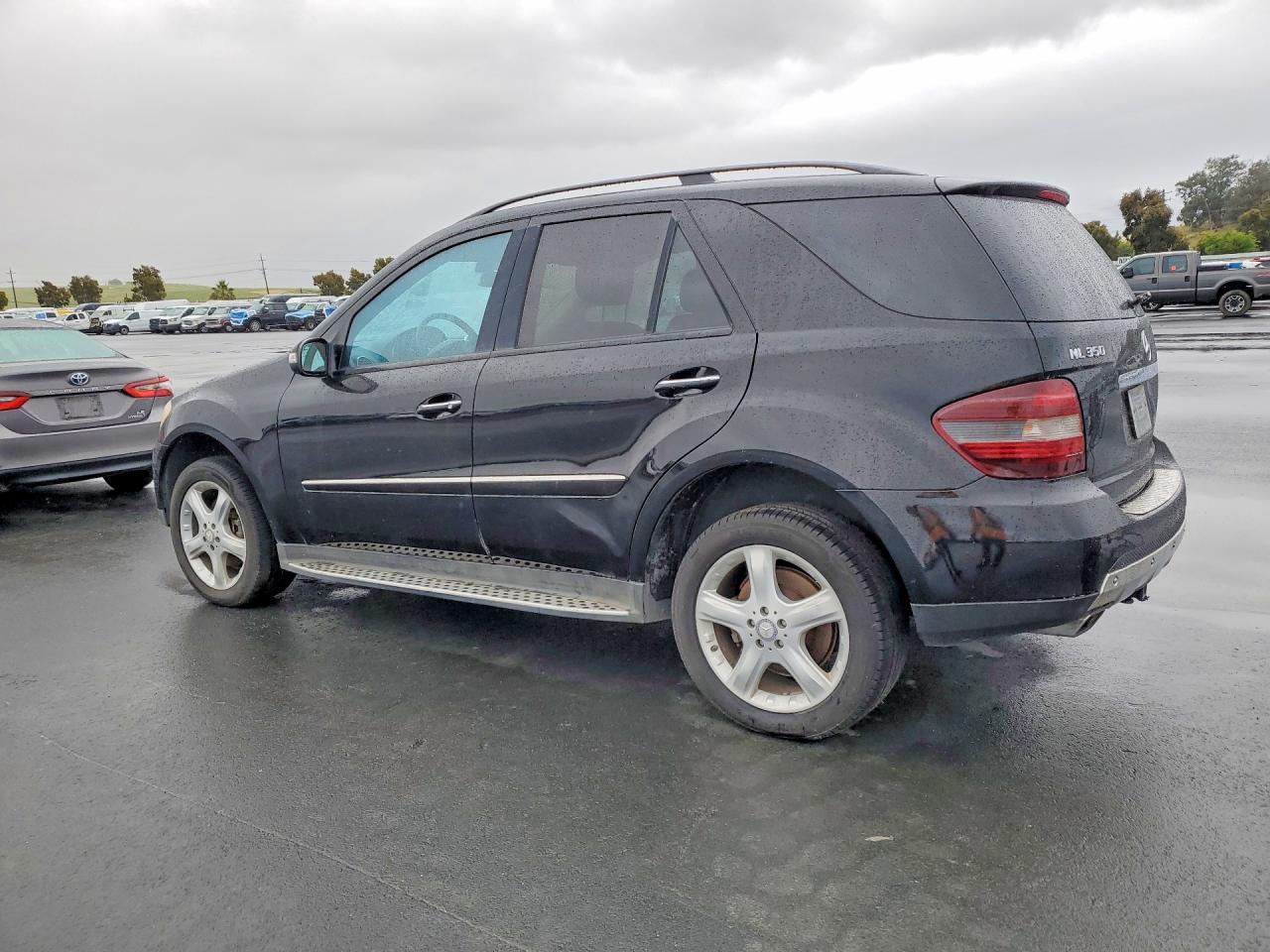 Mercedes-Benz M-Class 350
