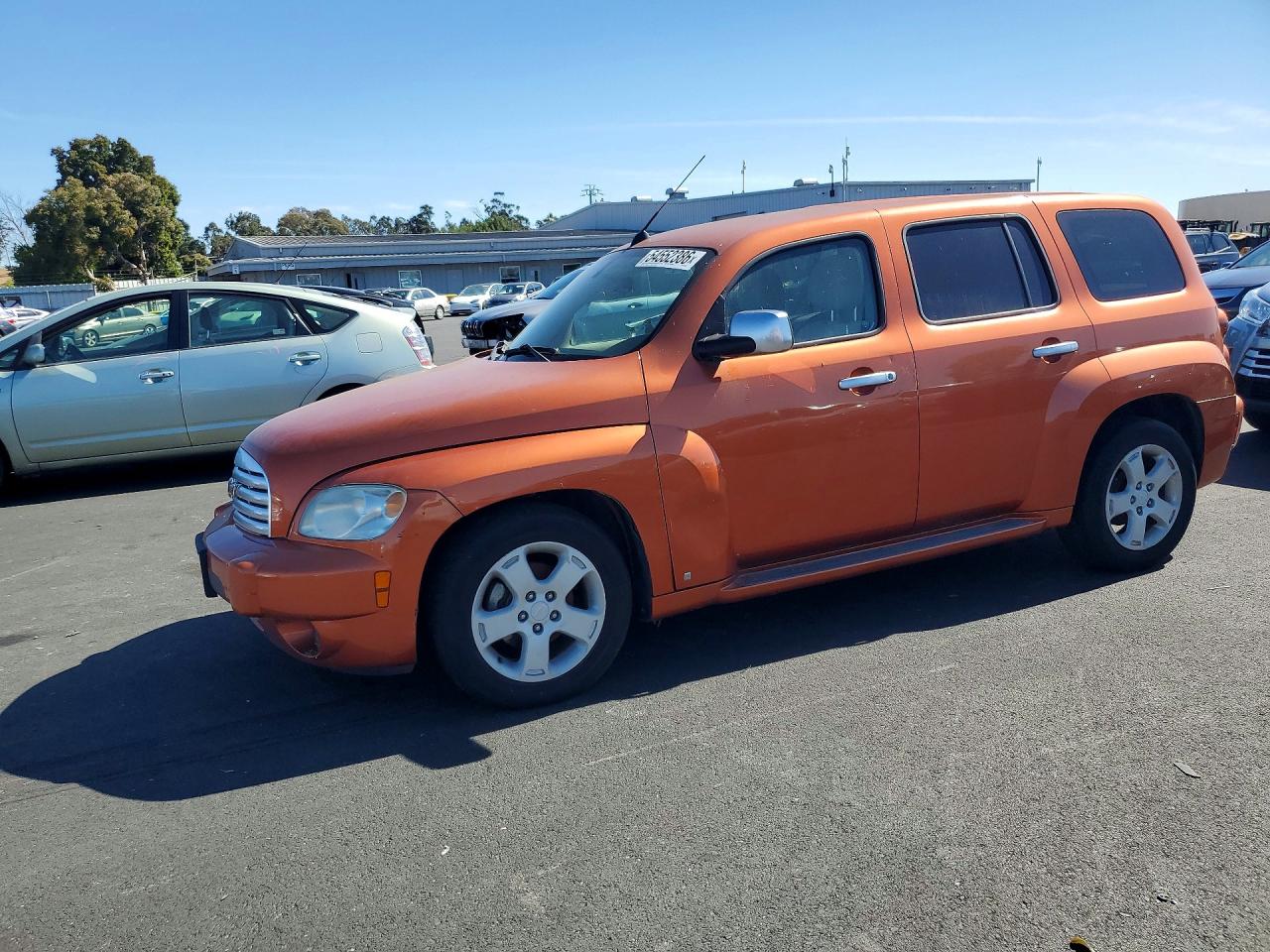 Salvage Chevrolet HHR Image