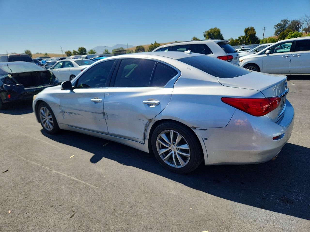 INFINITI Q50 Premium
