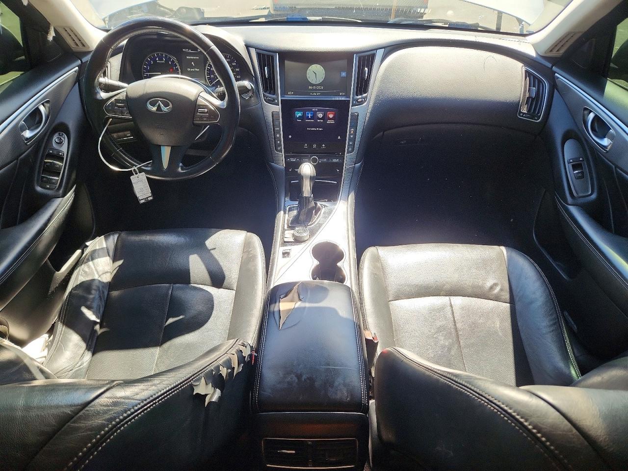 INFINITI Q50 Premium