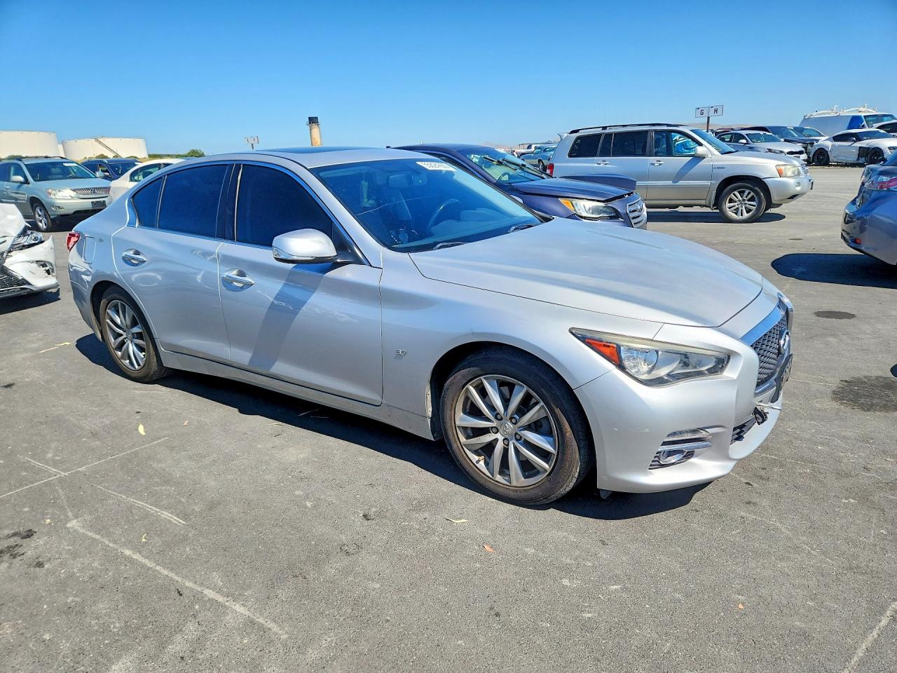 INFINITI Q50 Premium