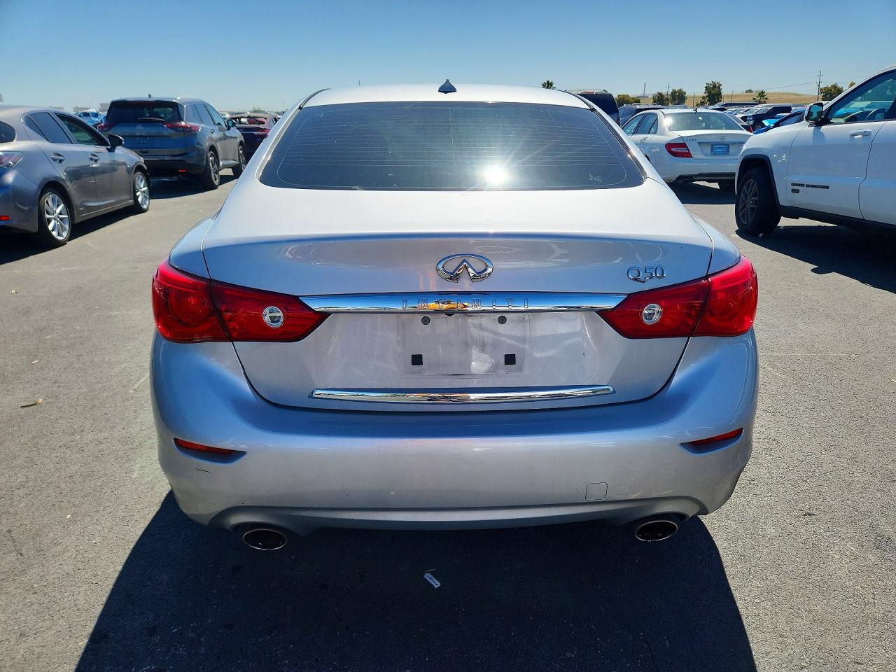 INFINITI Q50 Premium