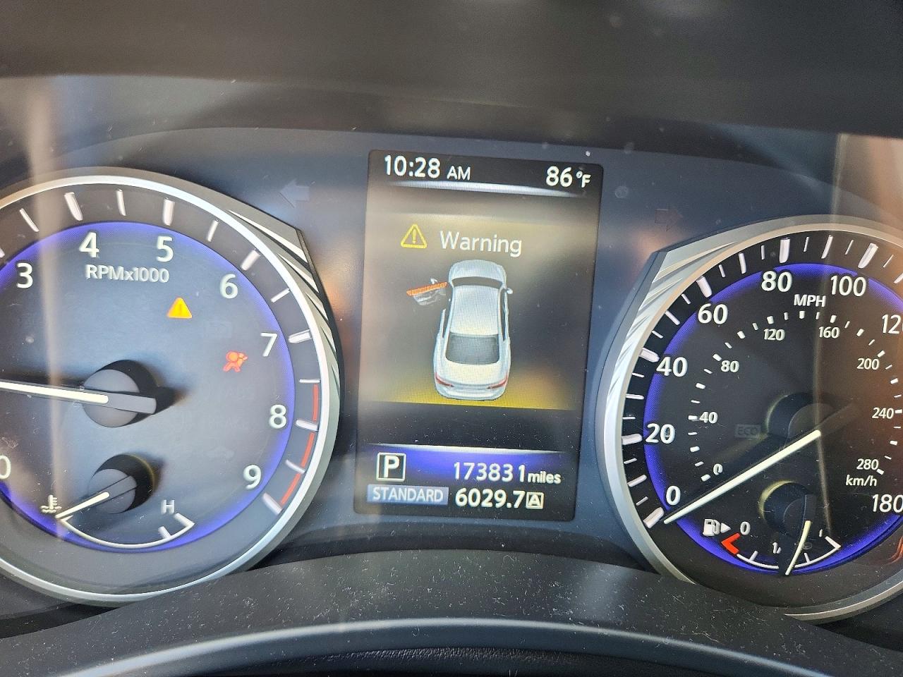 INFINITI Q50 Premium