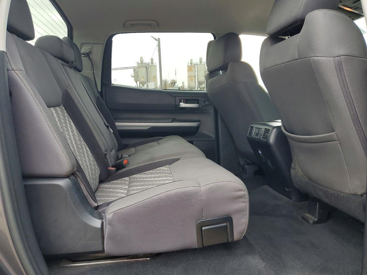Toyota Tundra Crewmax Sr5