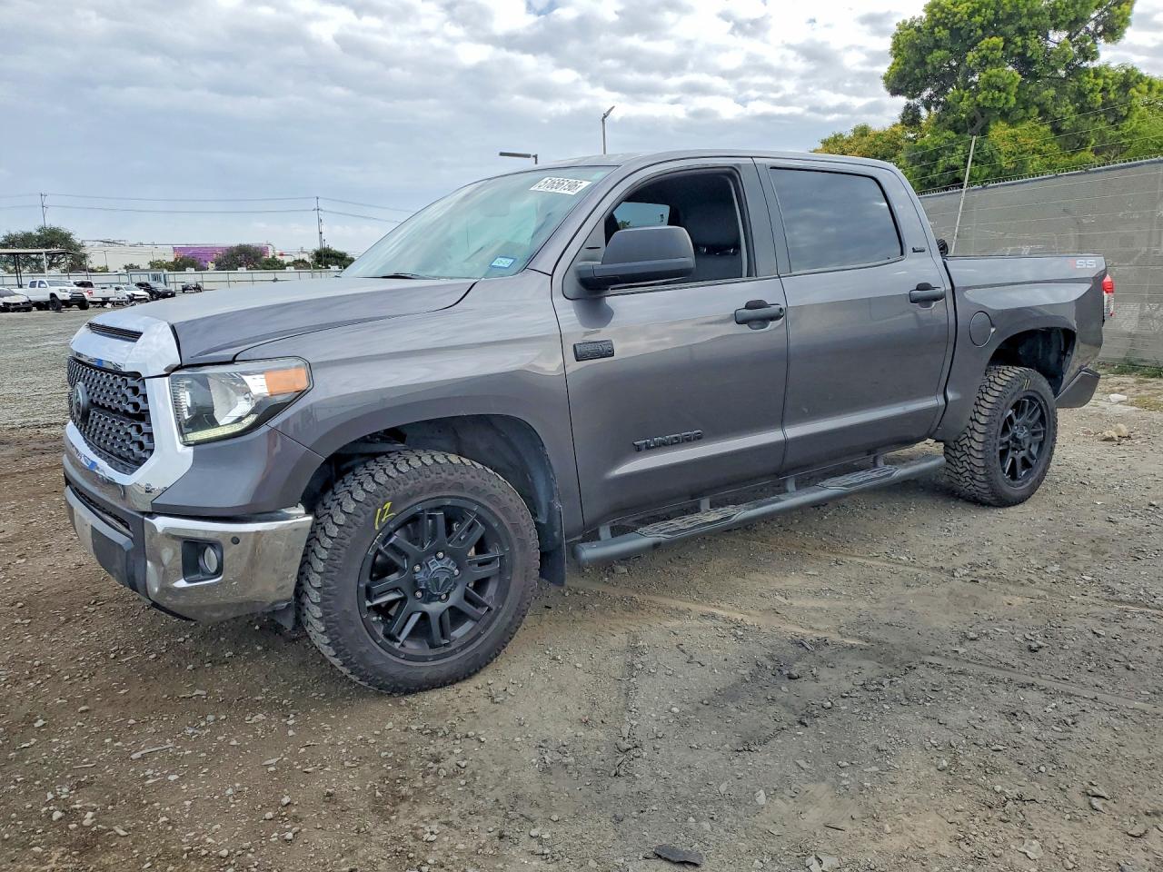 Salvage Toyota Tundra Image