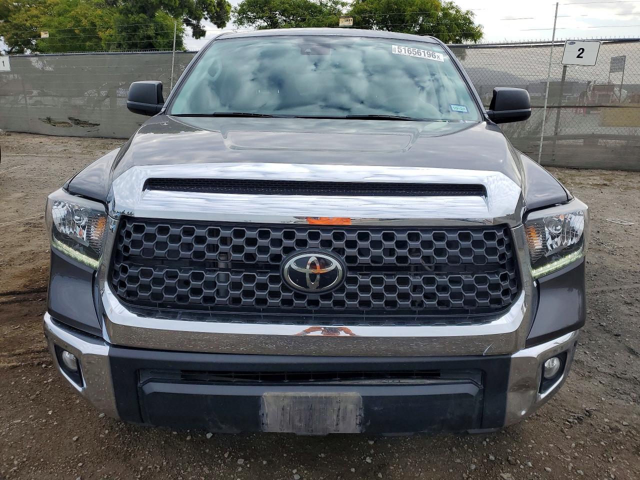 Toyota Tundra Crewmax Sr5