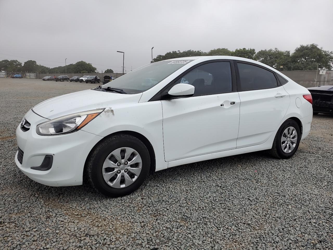 Salvage Hyundai ACCENT Image