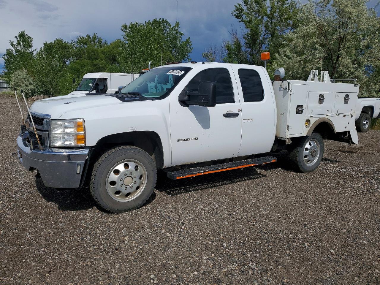 Salvage Chevrolet Silverado Image