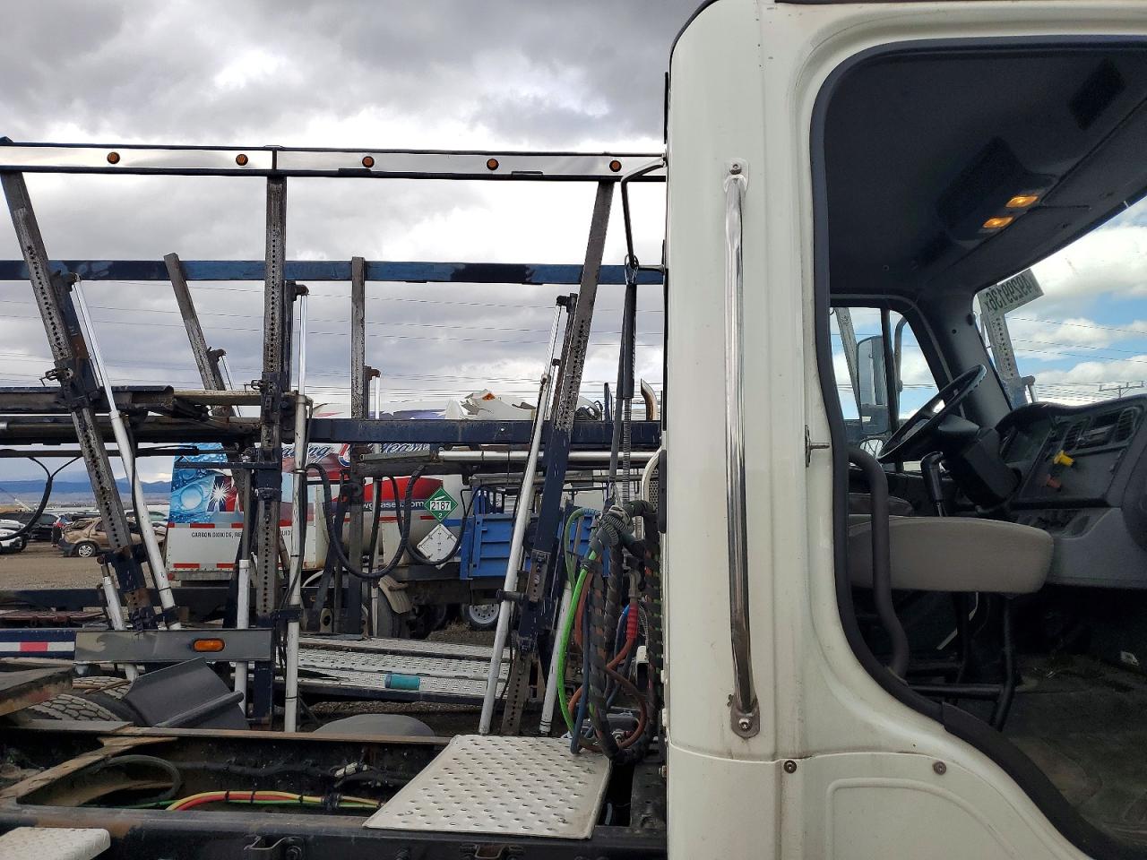 Freightliner M2 106 Medium Duty