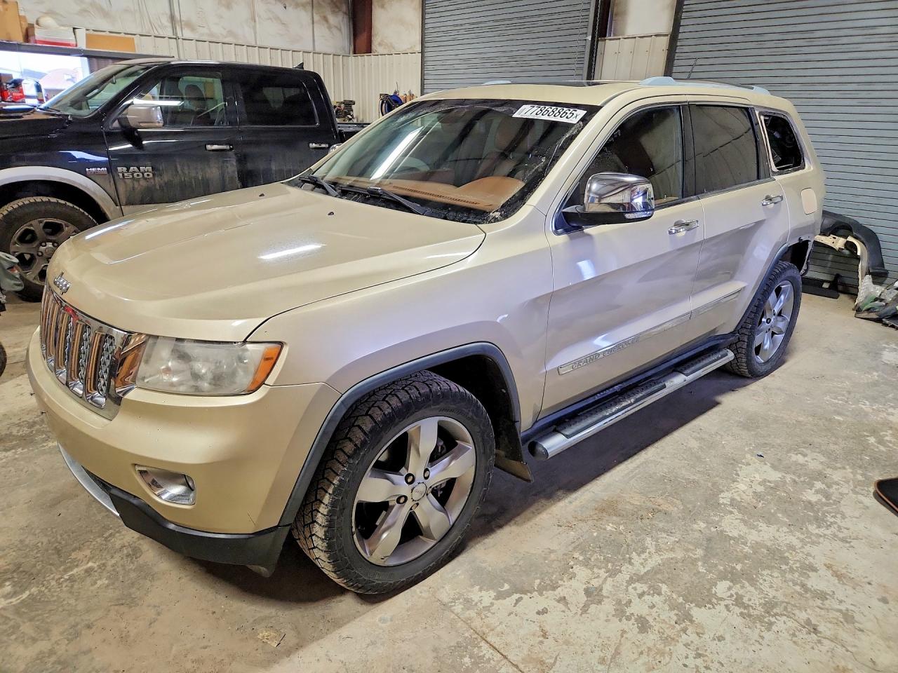 Salvage Jeep Grand Cherokee Image