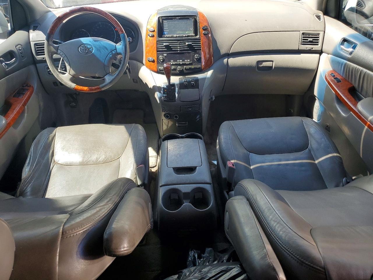 Toyota Sienna Xle