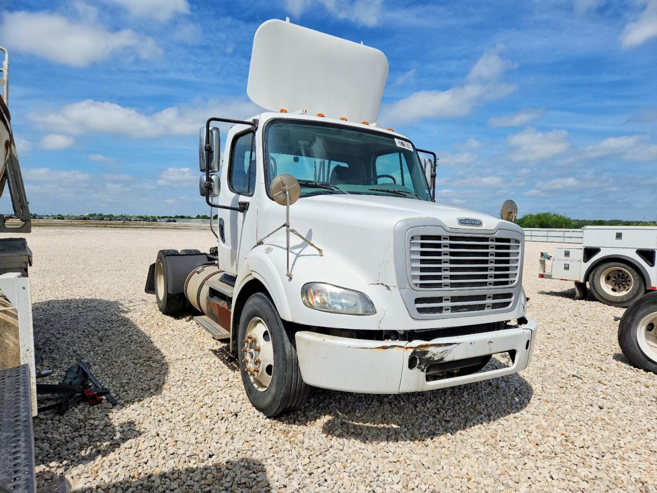 Salvage Freightliner M2 Image