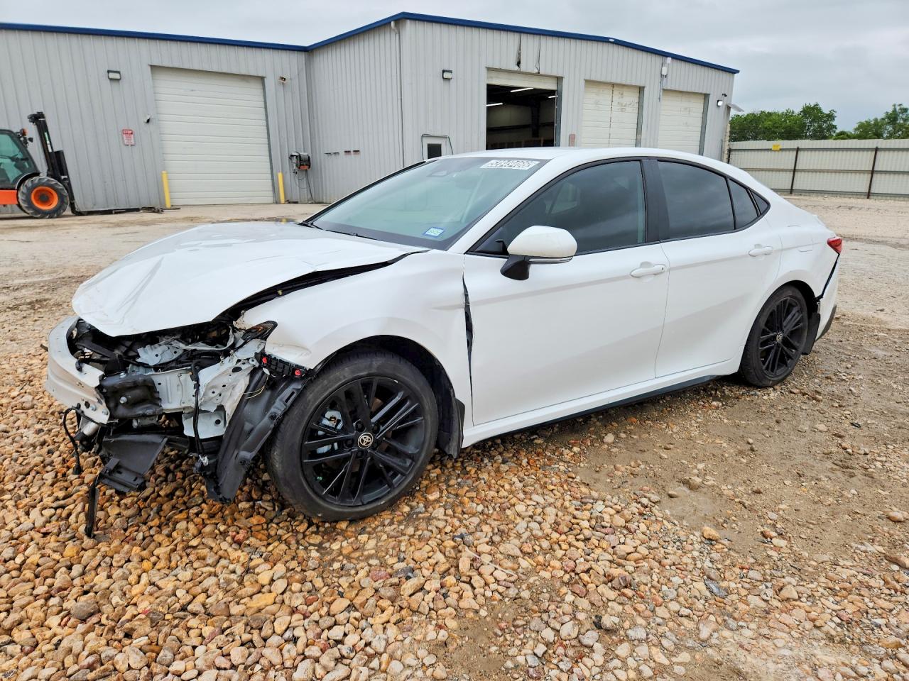 Salvage Toyota Camry Image