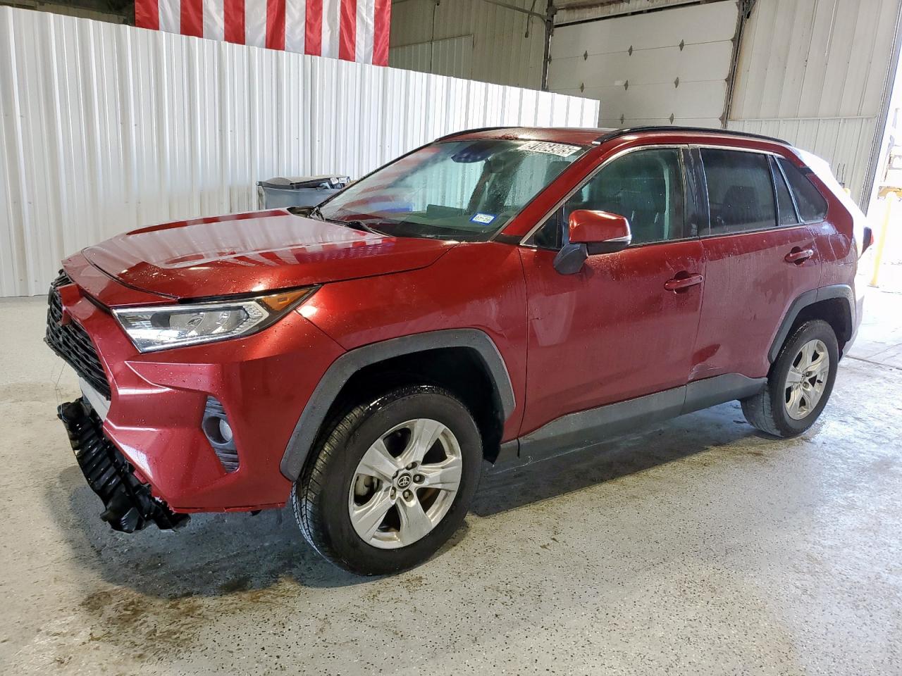 Salvage Toyota RAV4 Image