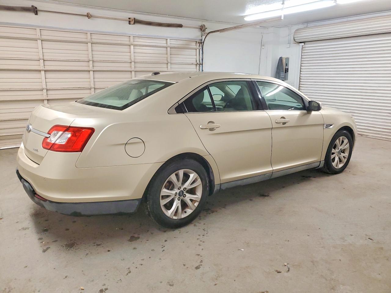 Ford Taurus Sel