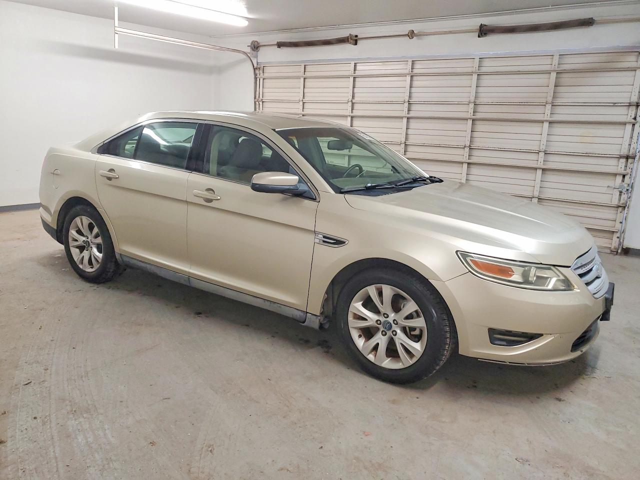 Ford Taurus Sel