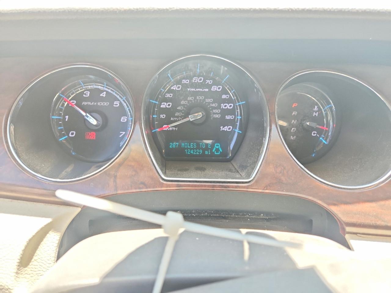 Ford Taurus Sel