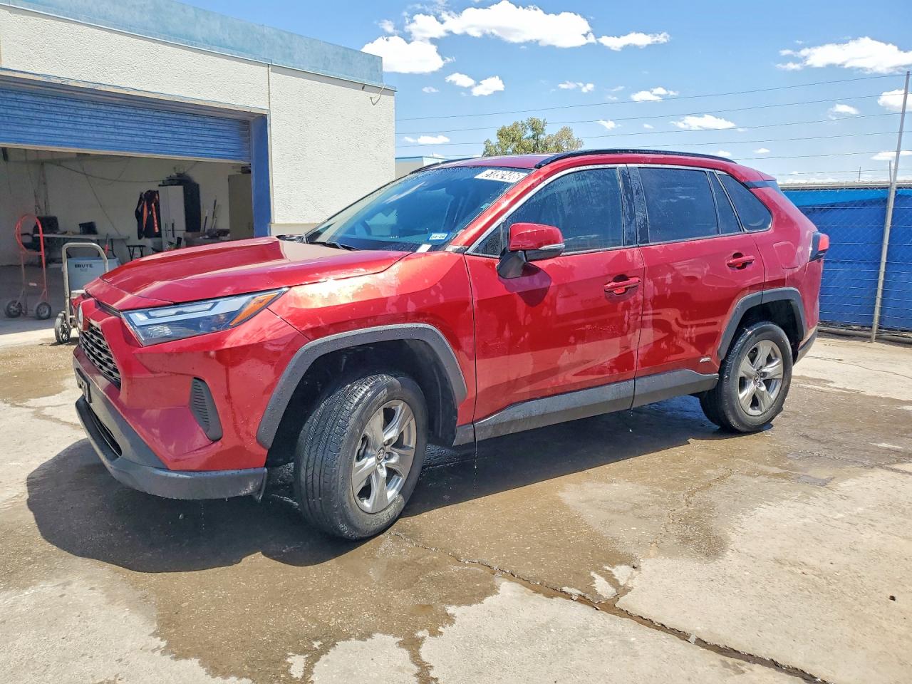 Salvage Toyota RAV4 Image