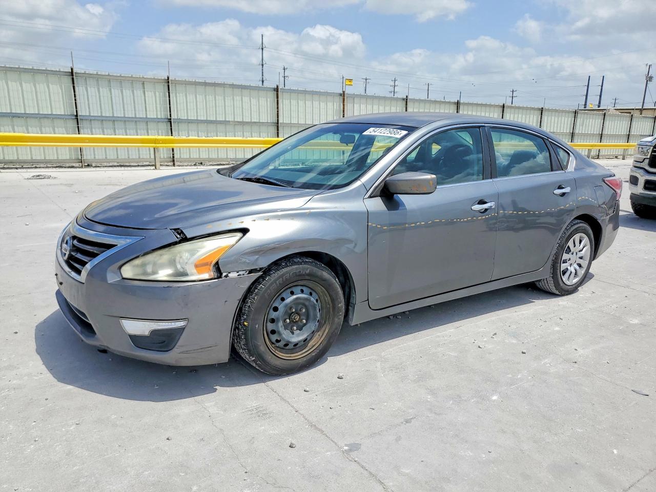 Salvage Nissan Altima Image