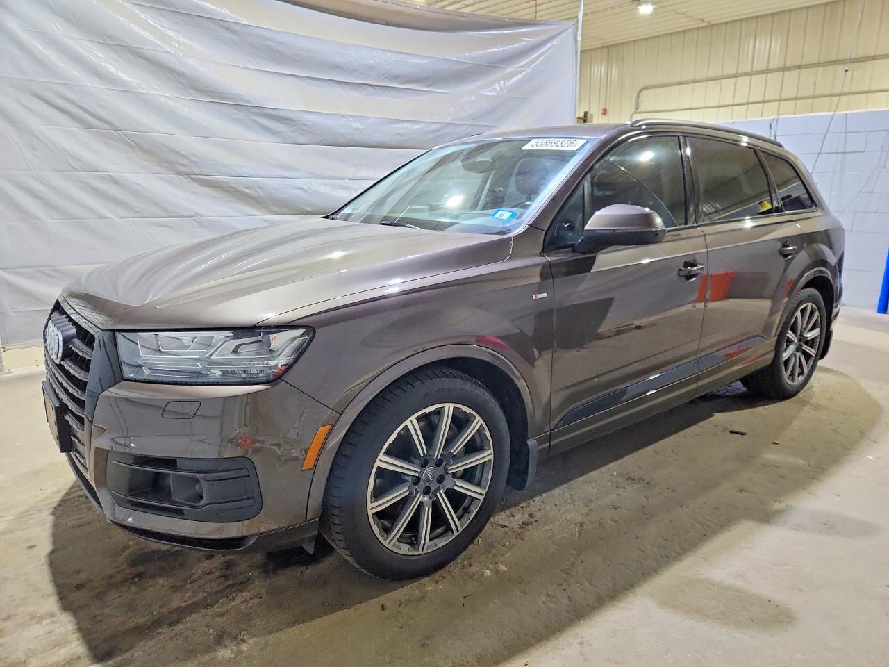 Salvage Audi Q7 Image